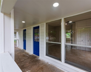 704 W Willis Street - Photo Thumbnail 1