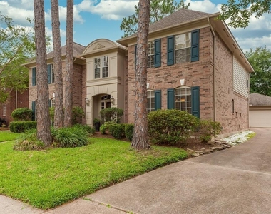 4007 N Beechwood Court - Photo Thumbnail 1