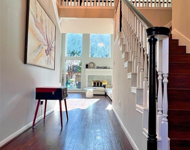 4007 N Beechwood Court - Photo Thumbnail 4