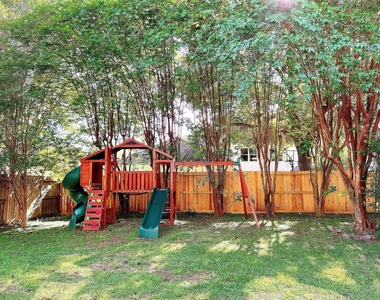 4007 N Beechwood Court - Photo Thumbnail 8