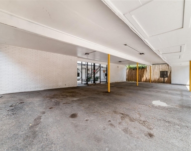 1424 Marshall Street - Photo Thumbnail 15