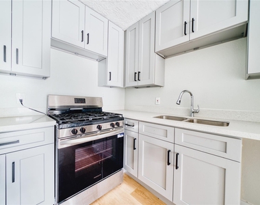 1424 Marshall Street - Photo Thumbnail 5