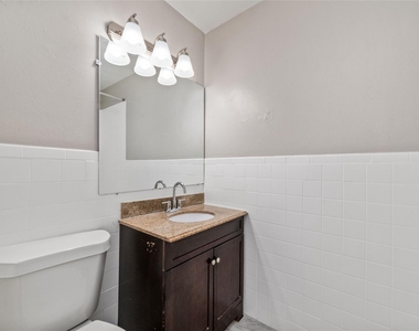 1424 Marshall Street - Photo Thumbnail 11
