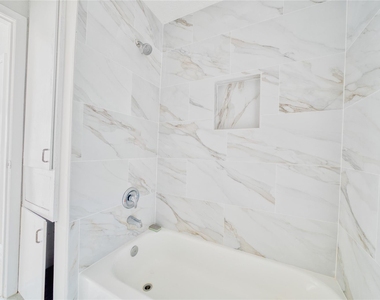 1424 Marshall Street - Photo Thumbnail 7