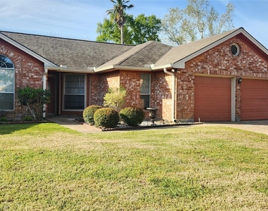 704 Manor Drive - Photo Thumbnail 1