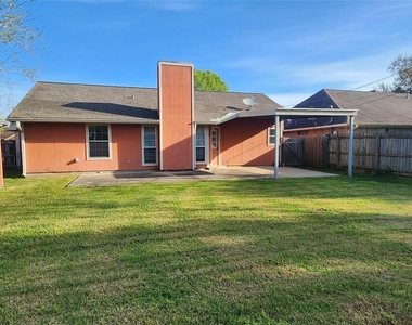 704 Manor Drive - Photo Thumbnail 22