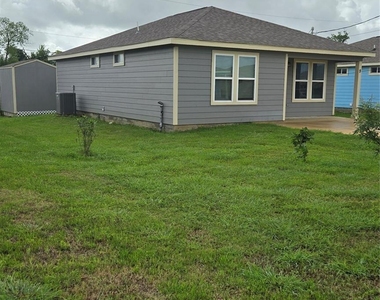 2724 Avenue D - Photo Thumbnail 9