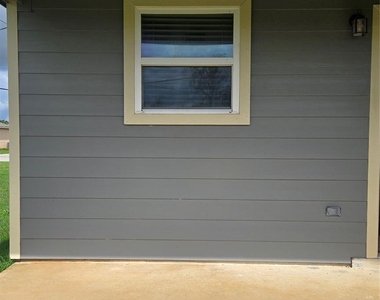2724 Avenue D - Photo Thumbnail 7