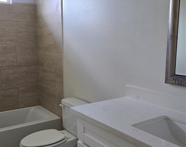 2724 Avenue D - Photo Thumbnail 6