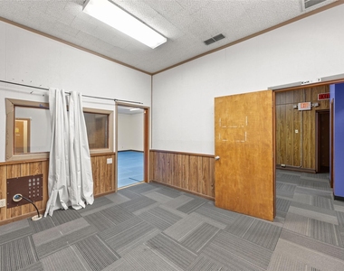 221 E Main Street - Photo Thumbnail 13