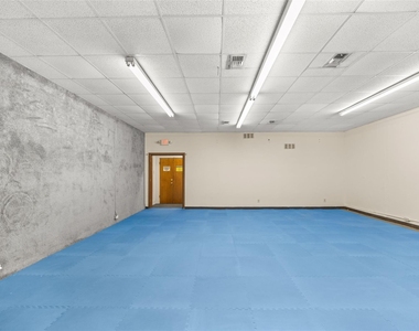 221 E Main Street - Photo Thumbnail 7