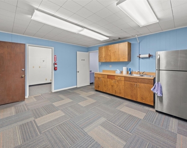 221 E Main Street - Photo Thumbnail 8