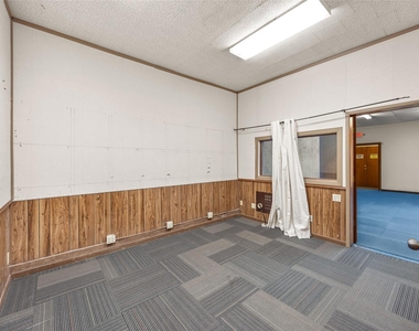 221 E Main Street - Photo Thumbnail 14