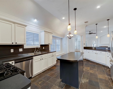 8903 Aberdeen Park Drive - Photo Thumbnail 7