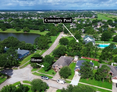 8903 Aberdeen Park Drive - Photo Thumbnail 2