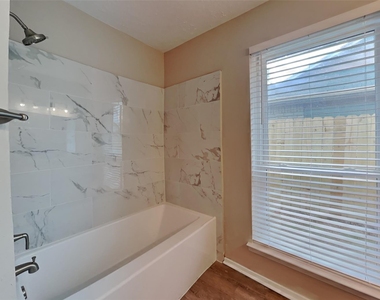 10107 King Ranch Lane - Photo Thumbnail 8