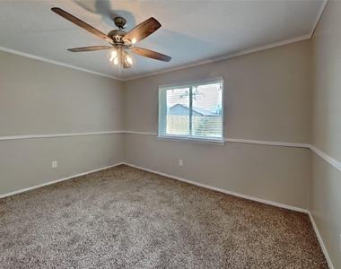 10107 King Ranch Lane - Photo Thumbnail 6