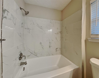 10107 King Ranch Lane - Photo Thumbnail 15