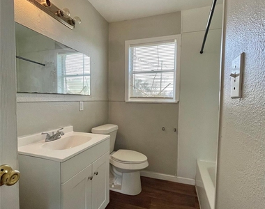 327 W 7th Street - Photo Thumbnail 8