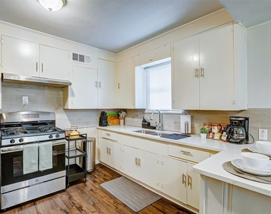 4440 Castor Street - Photo Thumbnail 18