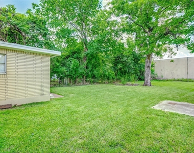 4440 Castor Street - Photo Thumbnail 24