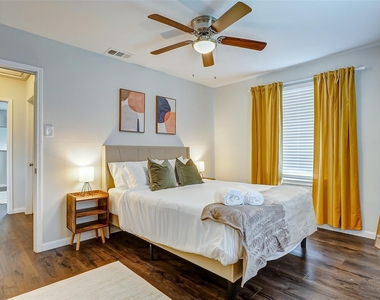 4440 Castor Street - Photo Thumbnail 6