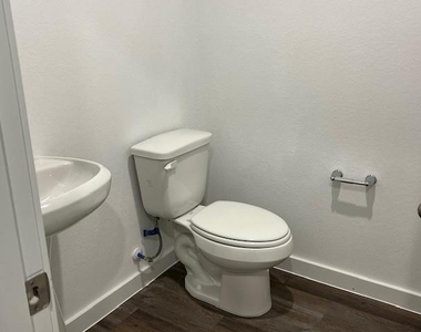 1006 Perezia Court - Photo Thumbnail 18