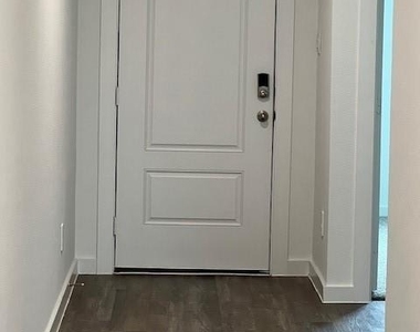 1006 Perezia Court - Photo Thumbnail 3