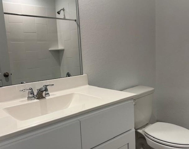 1006 Perezia Court - Photo Thumbnail 16