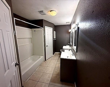 3118 Trembling Creek Circle - Photo Thumbnail 6
