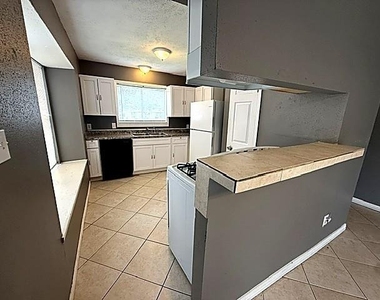 3118 Trembling Creek Circle - Photo Thumbnail 2