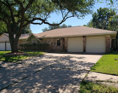 1129 E Rutgers Lane - Photo Thumbnail 1