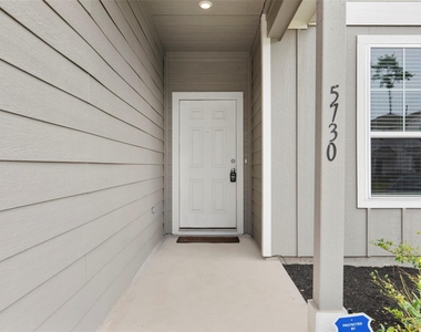 5730 Finely Run Street - Photo Thumbnail 3