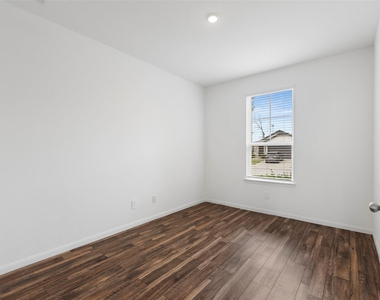 5730 Finely Run Street - Photo Thumbnail 10
