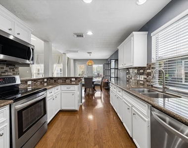 1421 W 26th Street Unit F - Photo Thumbnail 4