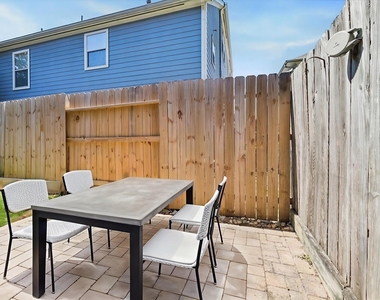 1421 W 26th Street Unit F - Photo Thumbnail 16