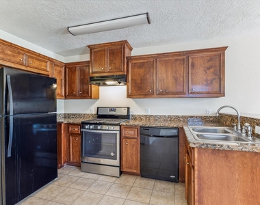 8424 Cannon Street - Photo Thumbnail 4