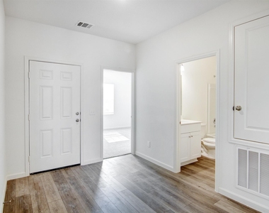 5002 Highland Springs Drive - Photo Thumbnail 1