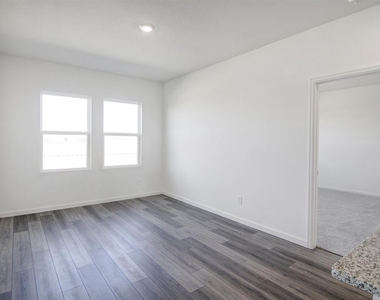 5002 Highland Springs Drive - Photo Thumbnail 11