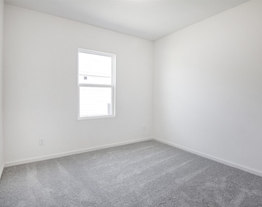 5002 Highland Springs Drive - Photo Thumbnail 6