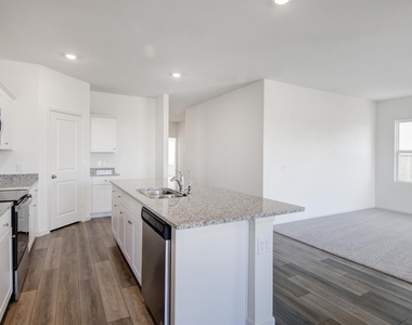 5002 Highland Springs Drive - Photo Thumbnail 9