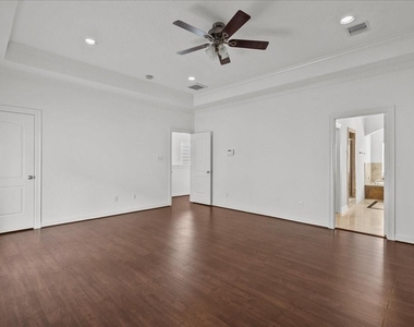 6118 Tyne Street - Photo Thumbnail 15