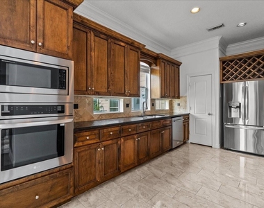 6118 Tyne Street - Photo Thumbnail 9