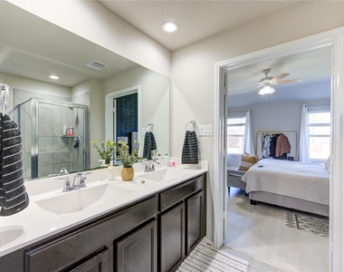 3306 Sumac Drive - Photo Thumbnail 26