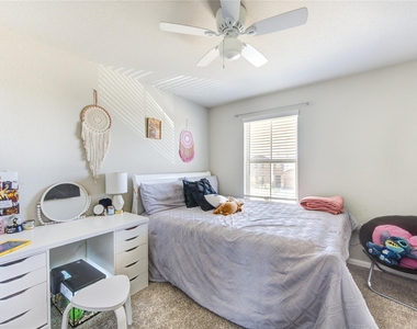 3306 Sumac Drive - Photo Thumbnail 31