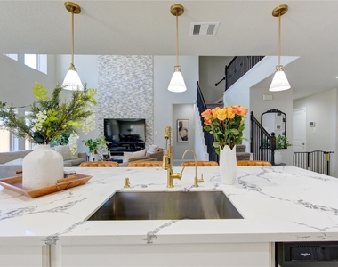 3306 Sumac Drive - Photo Thumbnail 12