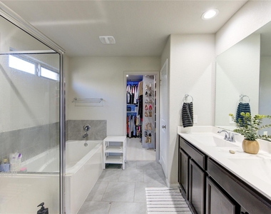 3306 Sumac Drive - Photo Thumbnail 23
