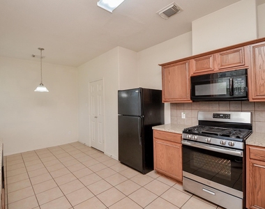 20903 Hamlet Ridge Lane - Photo Thumbnail 11