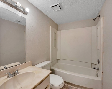 6345 Cattails Lane - Photo Thumbnail 14