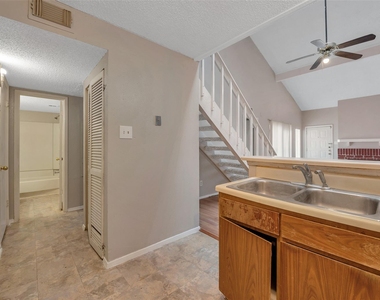 6345 Cattails Lane - Photo Thumbnail 13